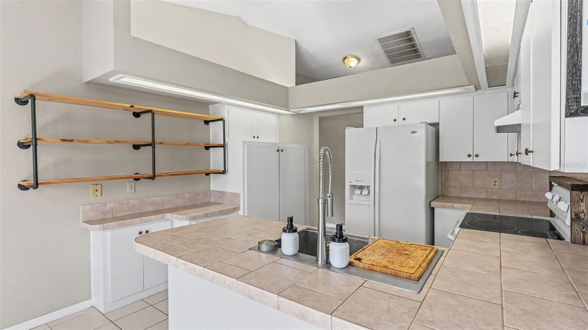 2515 JENNIFER DRIVE — photo 15 of 45