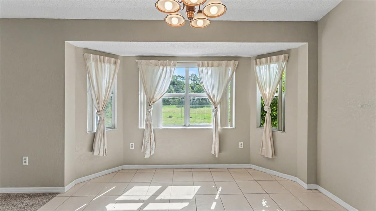 2515 JENNIFER DRIVE — photo 12 of 45