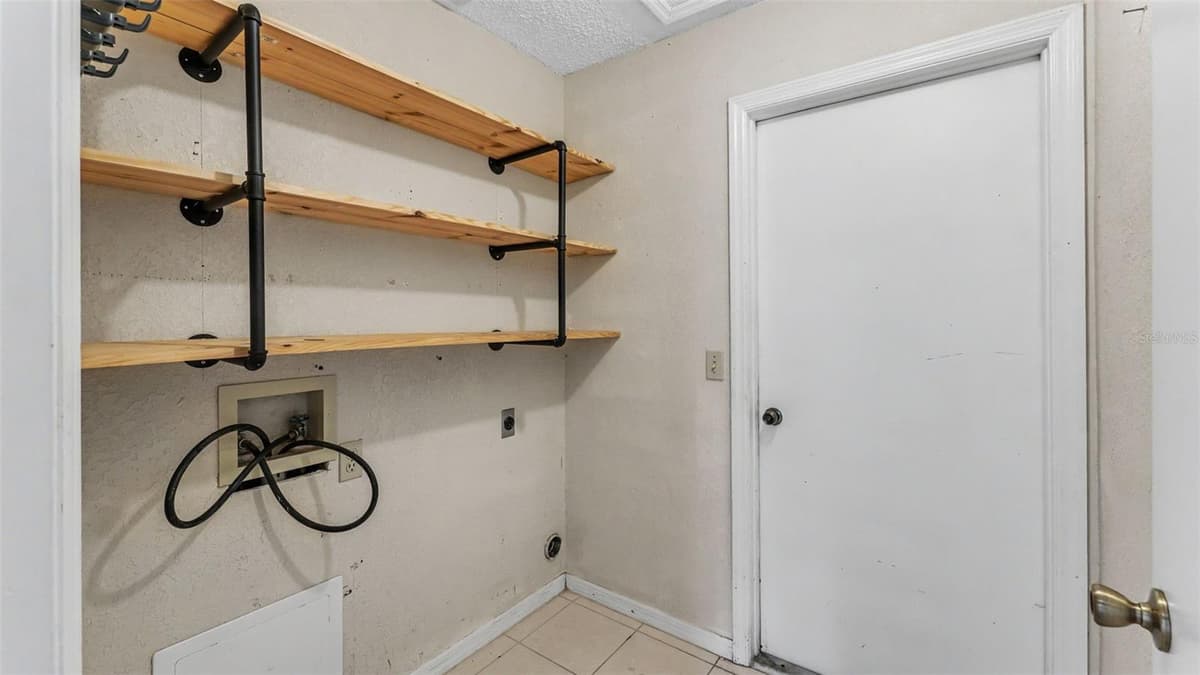 2515 JENNIFER DRIVE — photo 19 of 45