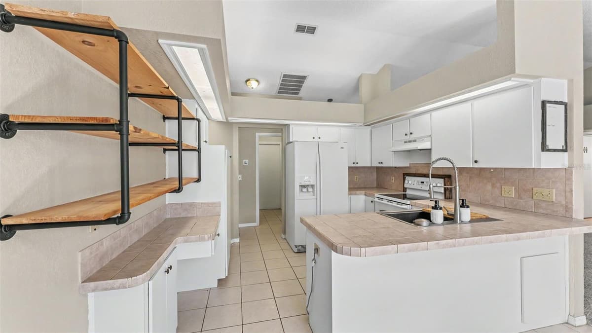 2515 JENNIFER DRIVE — photo 13 of 45