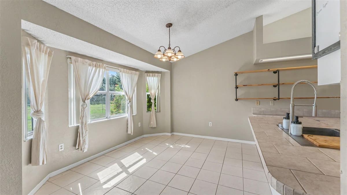 2515 JENNIFER DRIVE — photo 10 of 45