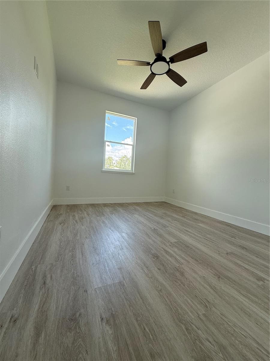 5541 MOONGATE ROAD — photo 9 of 19