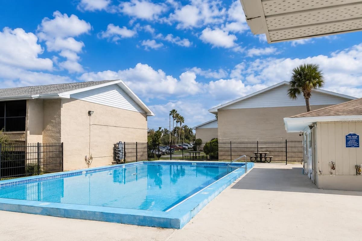 828 SKY LAKE CIRCLE — photo 6 of 6