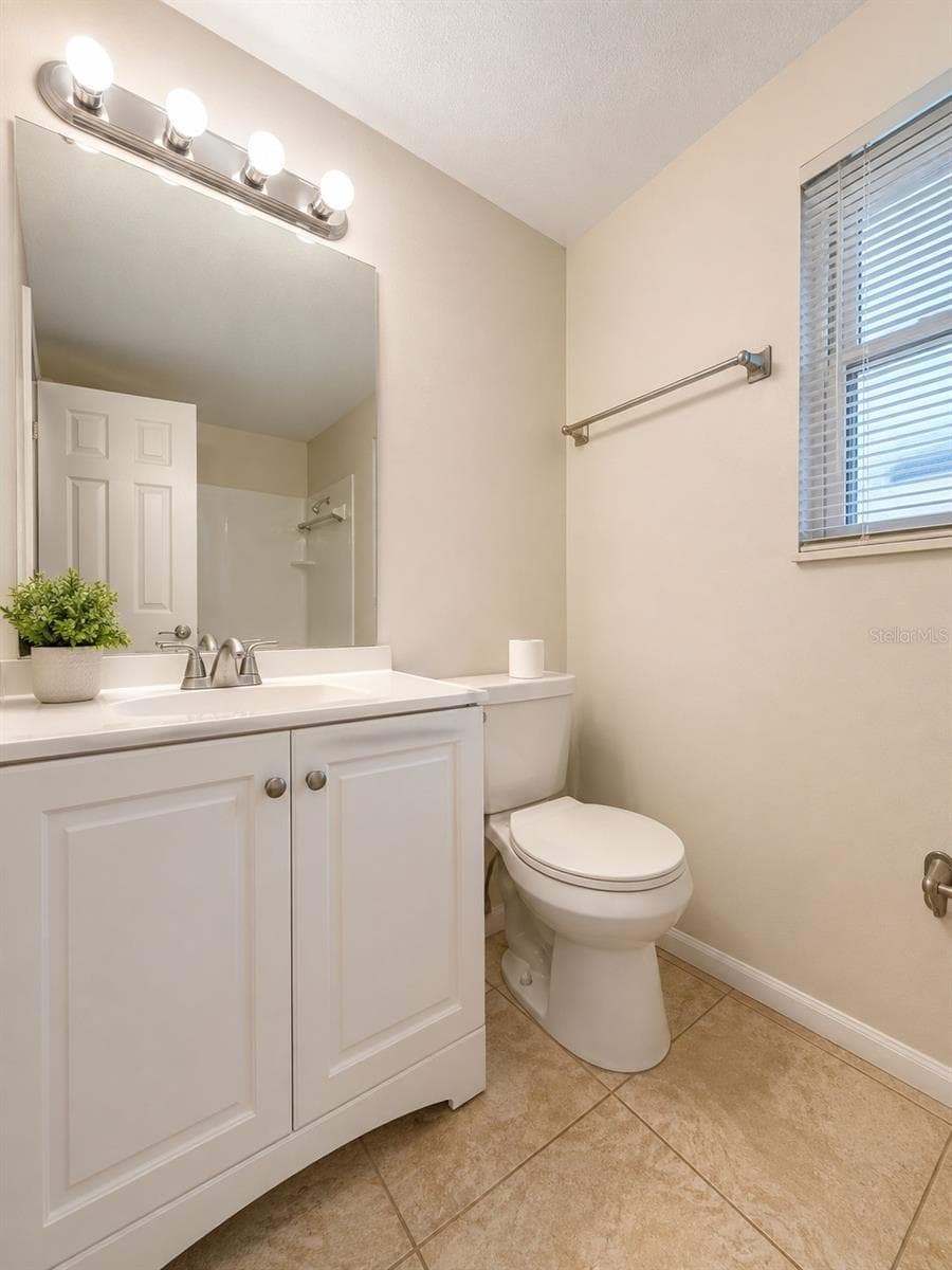 828 SKY LAKE CIRCLE — photo 5 of 6