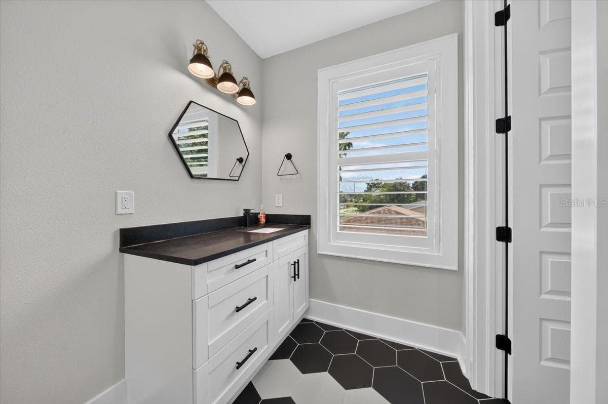 1308 PLYMOUTH STREET — photo 33 of 55