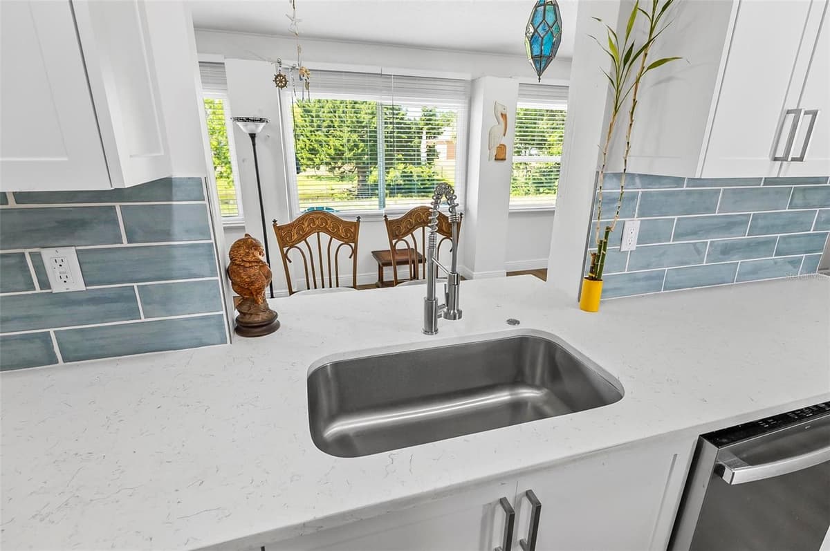 45 FARRAGUT DRIVE — photo 10 of 51