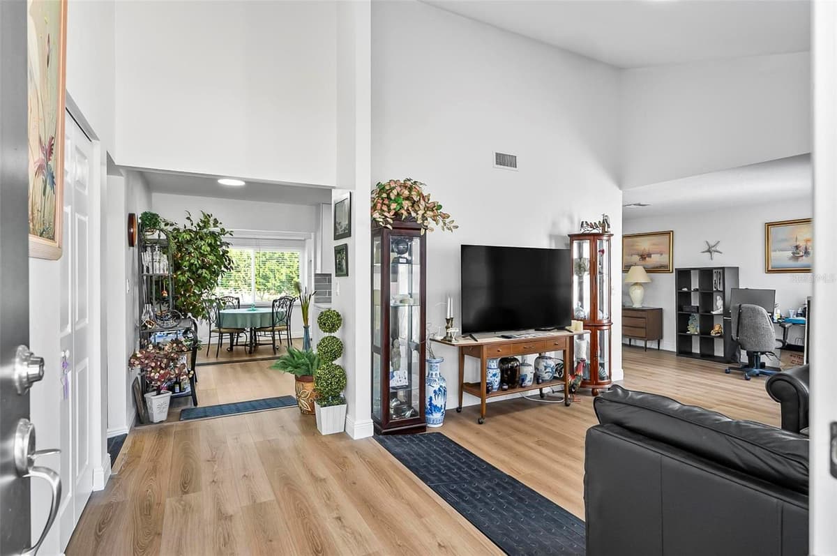45 FARRAGUT DRIVE — photo 4 of 51