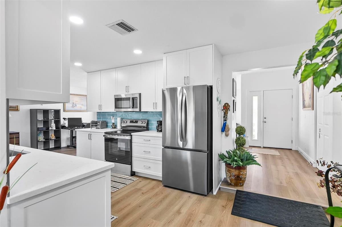 45 FARRAGUT DRIVE — photo 5 of 51