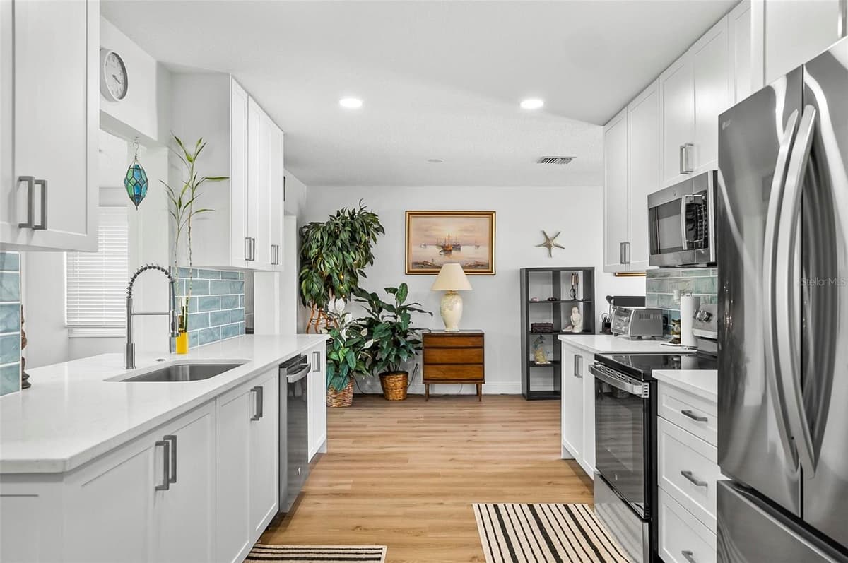 45 FARRAGUT DRIVE — photo 6 of 51