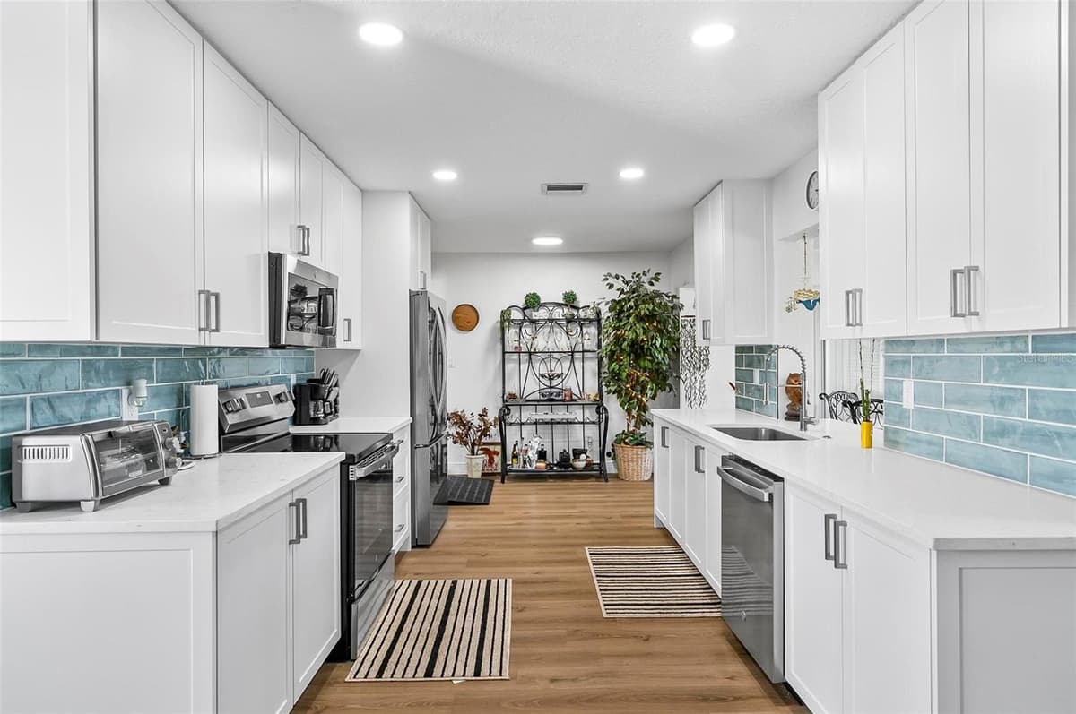 45 FARRAGUT DRIVE — photo 8 of 51