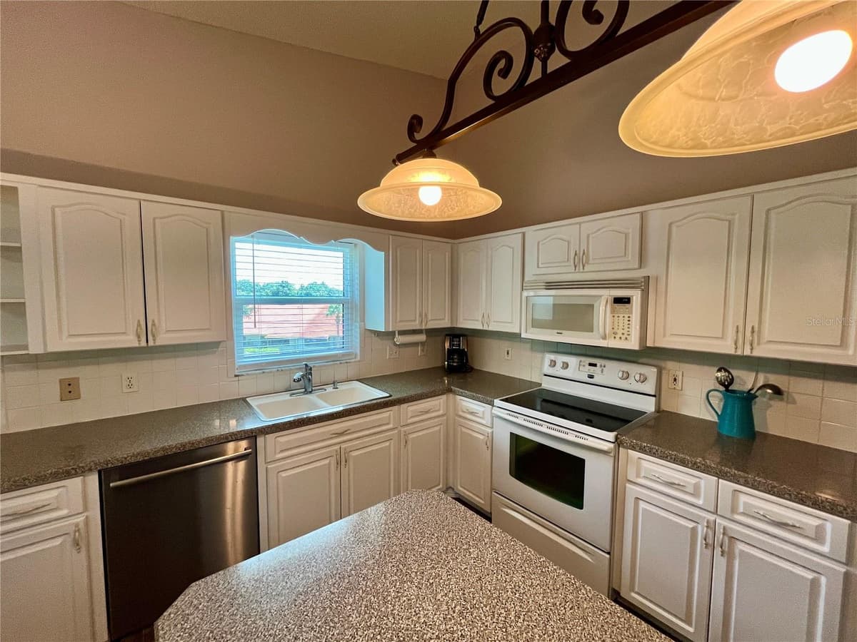 2220 SPANISH DRIVE — photo 16 of 65