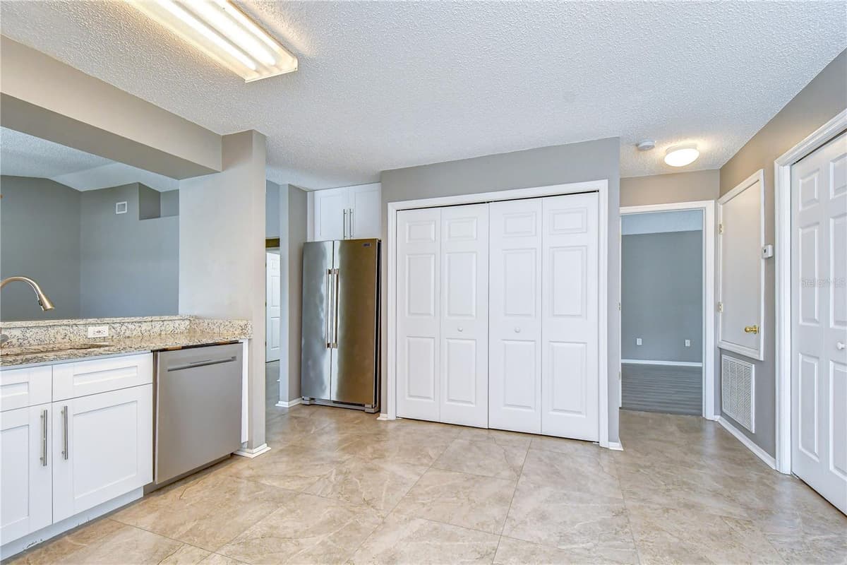 8736 MORRISON OAKS COURT — photo 20 of 40