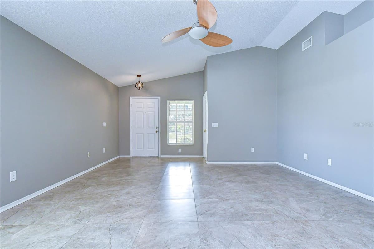8736 MORRISON OAKS COURT — photo 9 of 40
