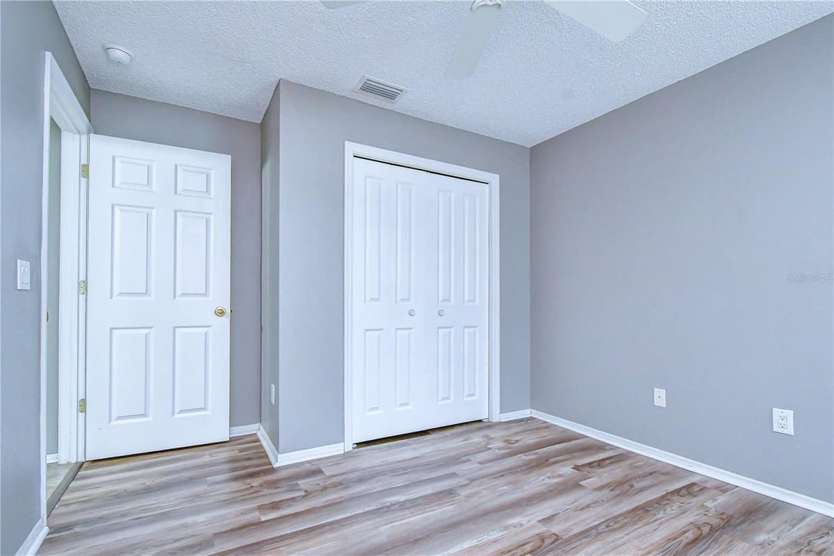 8736 MORRISON OAKS COURT — photo 27 of 40