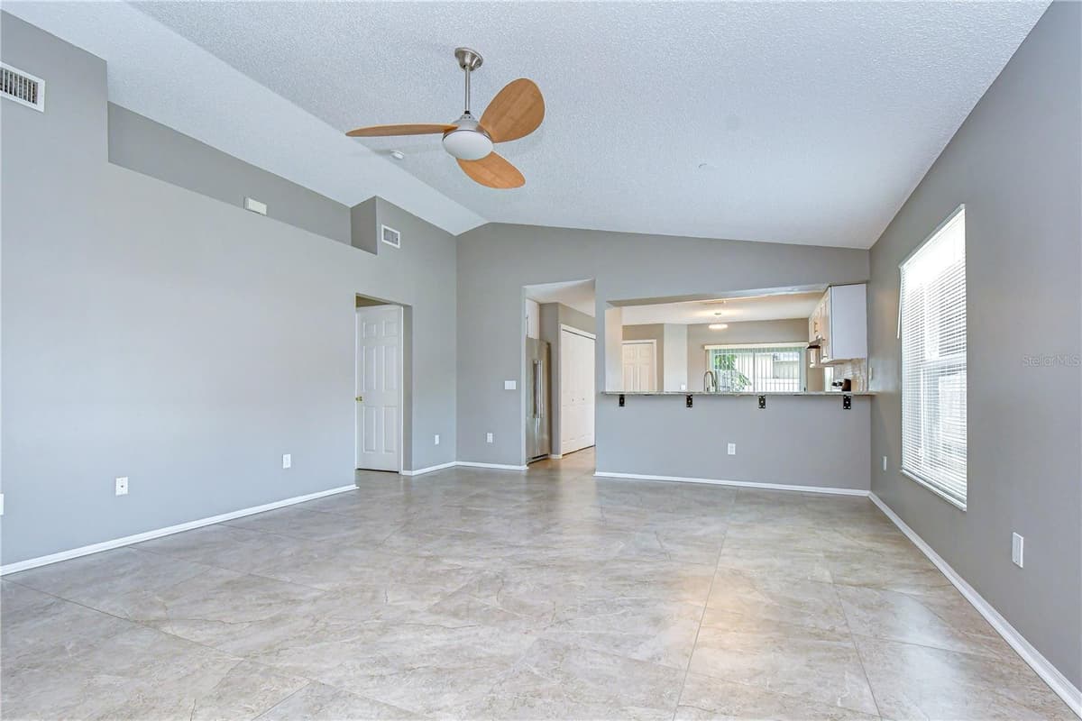 8736 MORRISON OAKS COURT — photo 12 of 40