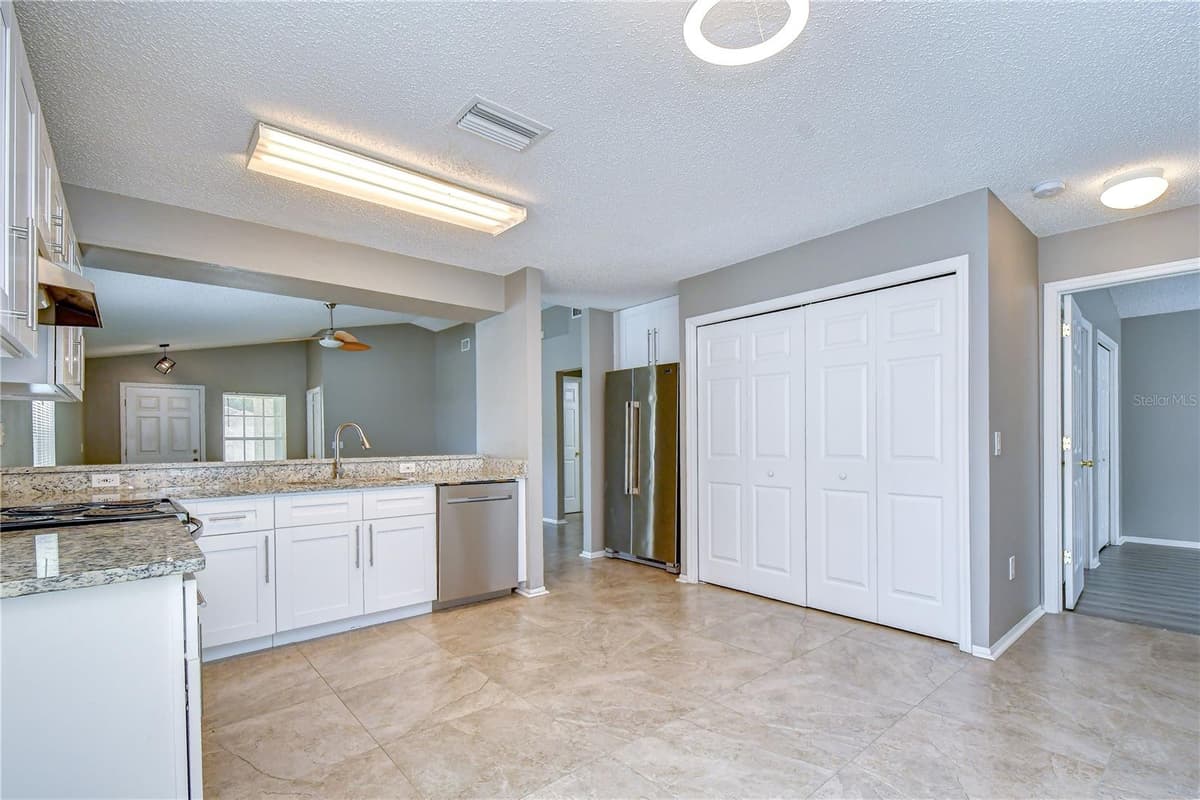 8736 MORRISON OAKS COURT — photo 19 of 40