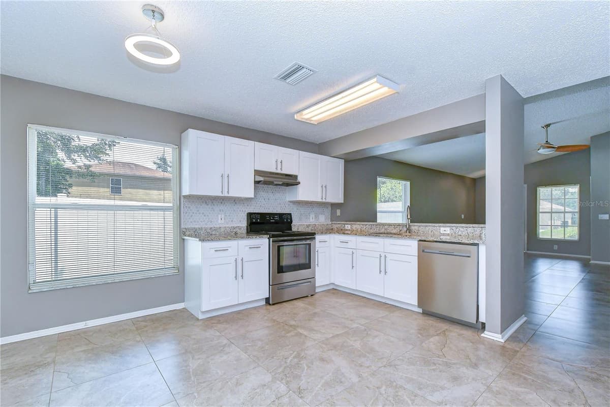 8736 MORRISON OAKS COURT — photo 17 of 40
