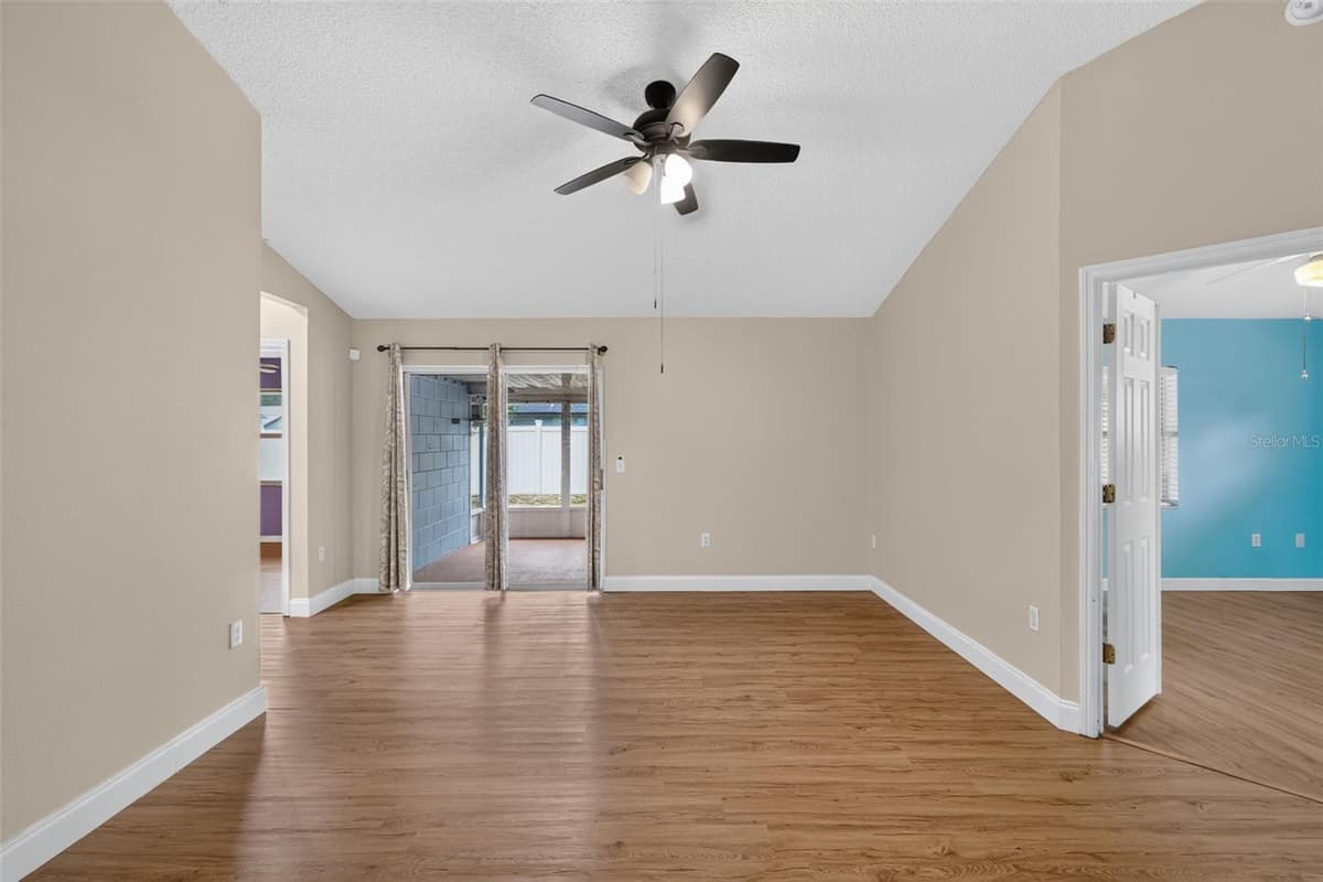 606 CRICKET HOLLOW LANE — photo 12 of 42