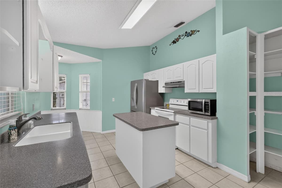 606 CRICKET HOLLOW LANE — photo 19 of 42
