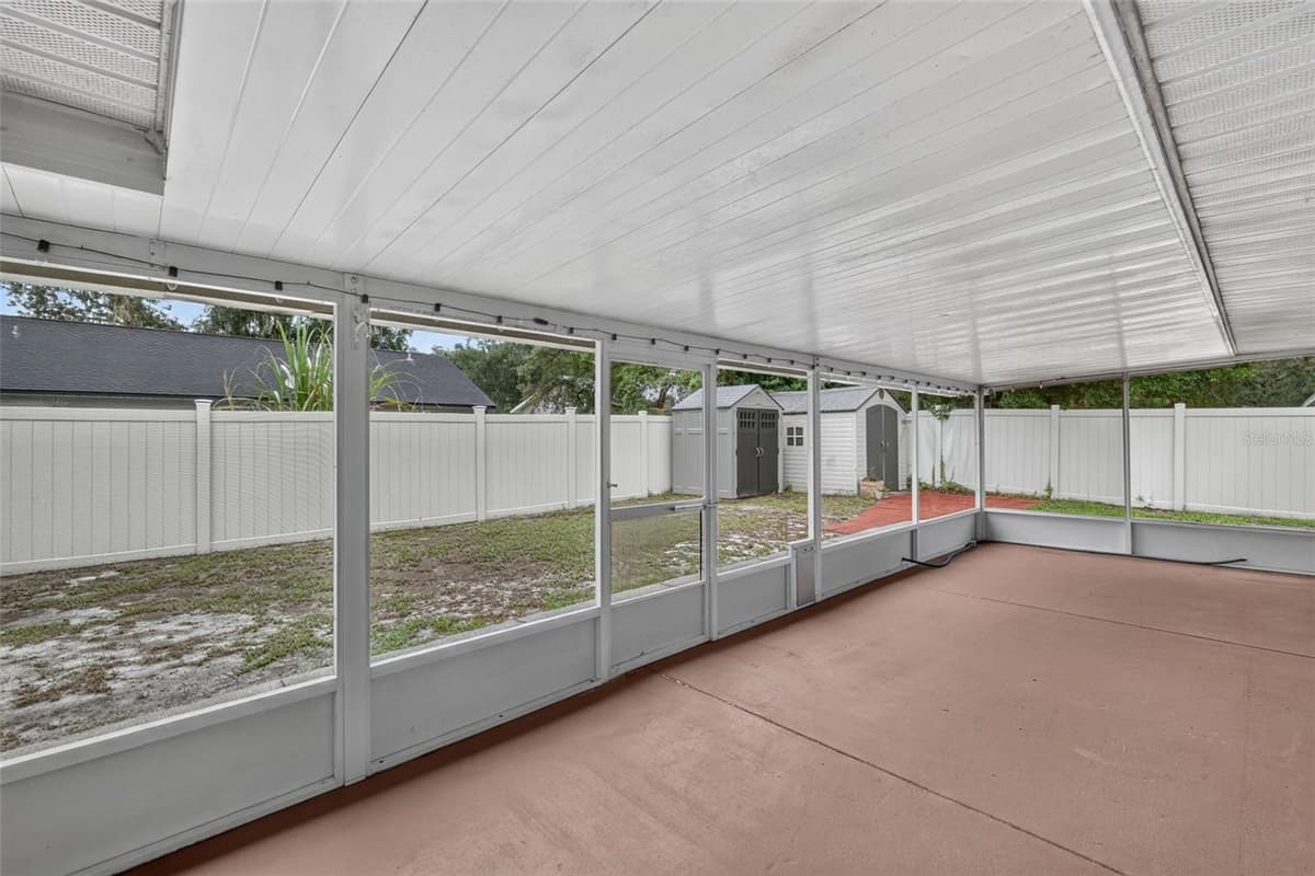 606 CRICKET HOLLOW LANE — photo 34 of 42