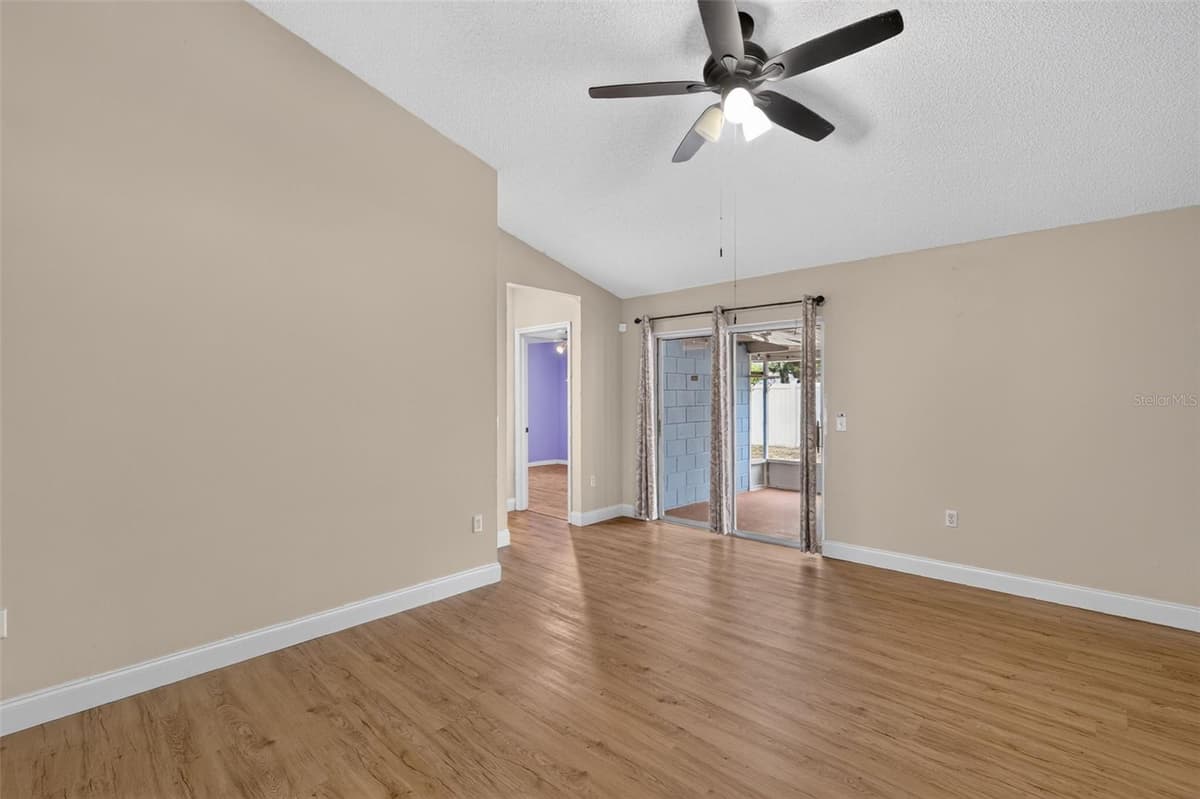 606 CRICKET HOLLOW LANE — photo 13 of 42