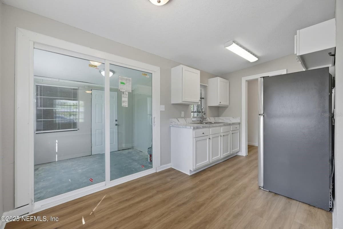 5306 PARIS AVENUE — photo 6 of 26