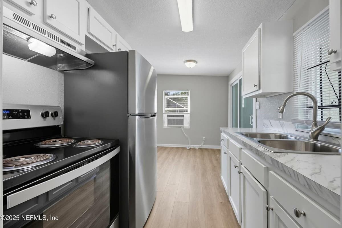 5306 PARIS AVENUE — photo 9 of 26