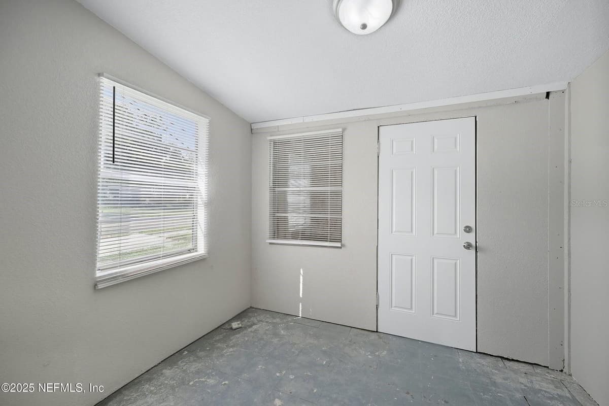 5306 PARIS AVENUE — photo 10 of 26