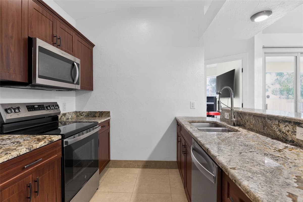 1816 RITA STREET — photo 6 of 37