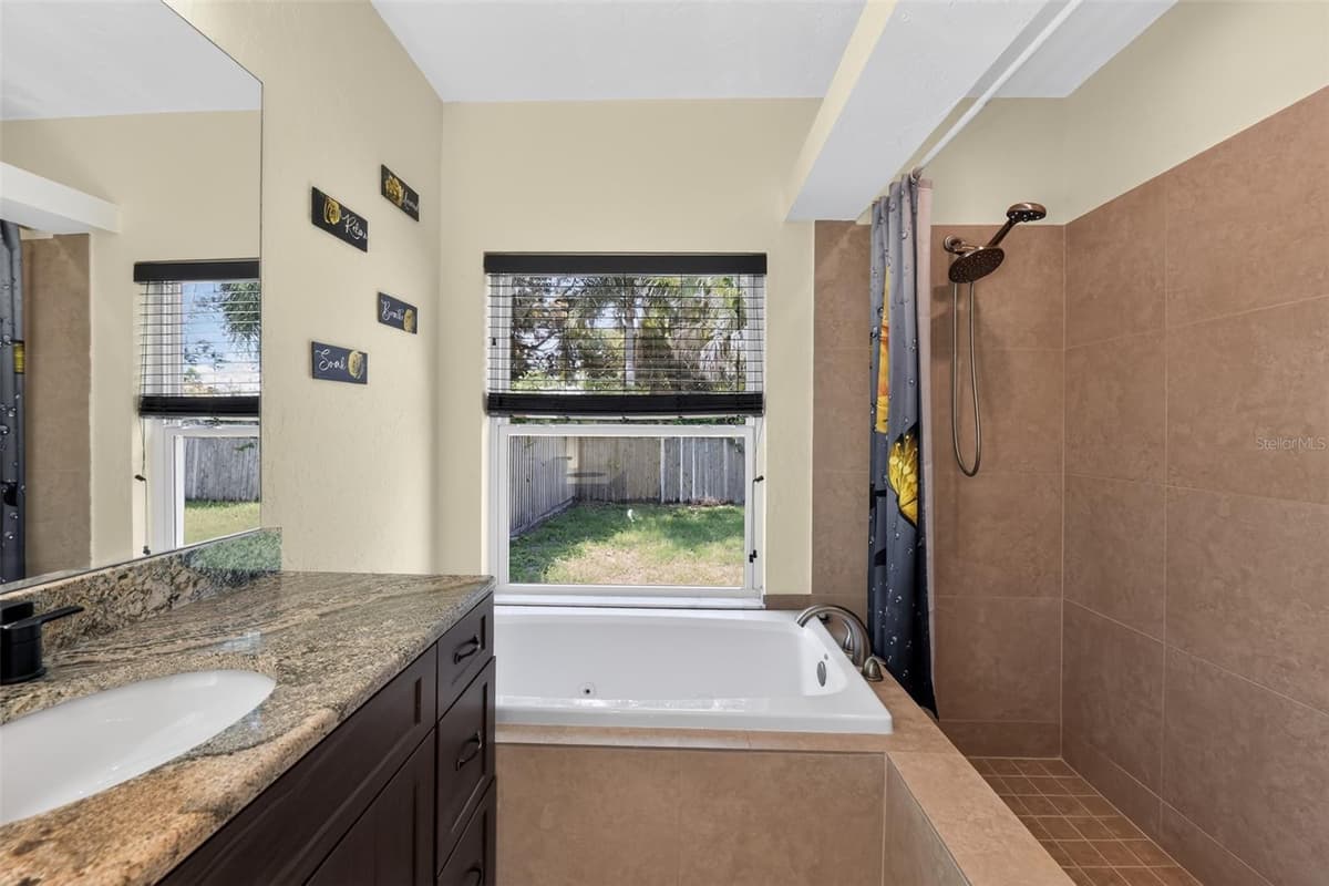 1816 RITA STREET — photo 14 of 37