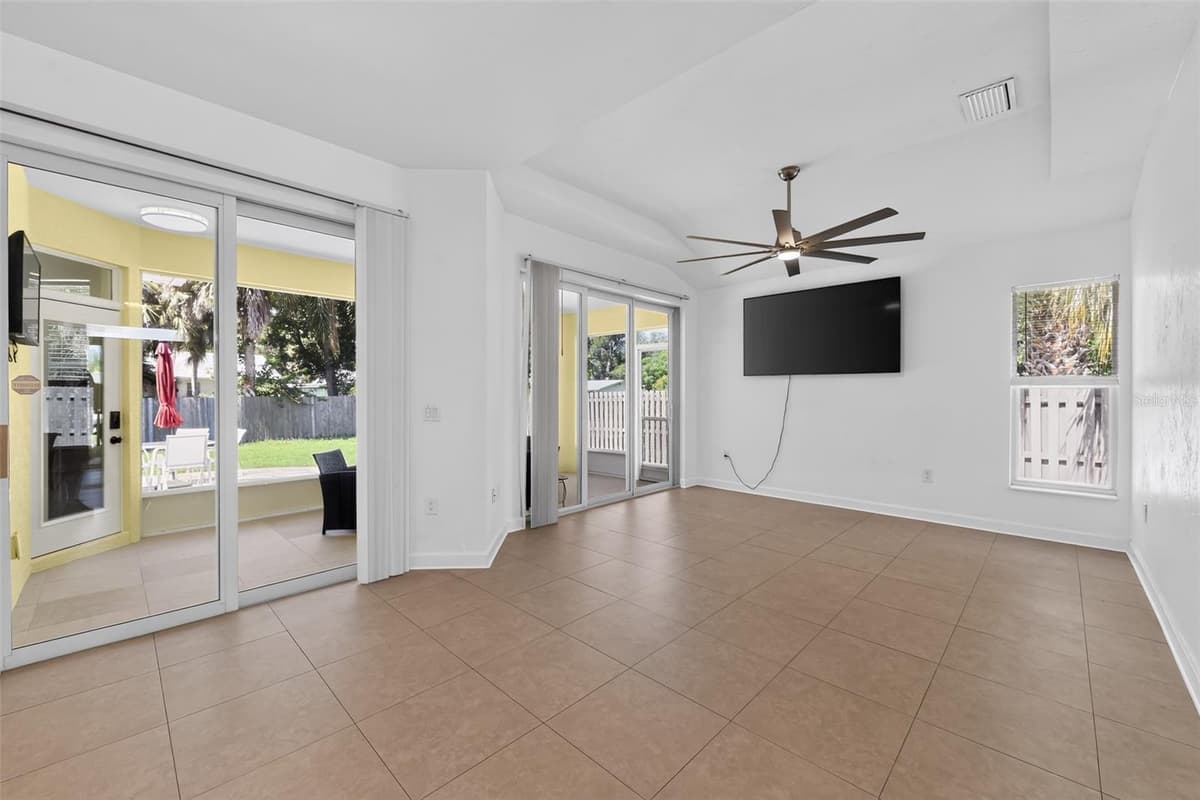 1816 RITA STREET — photo 18 of 37