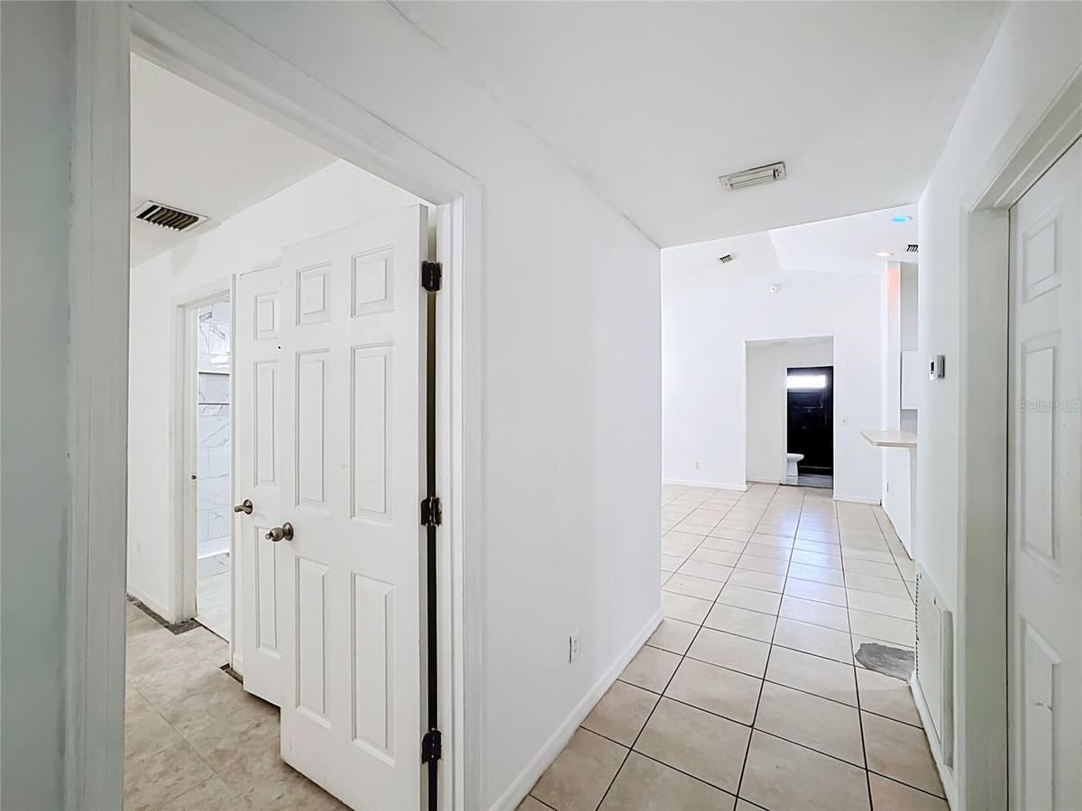 1126 15TH AVENUE — photo 15 of 40