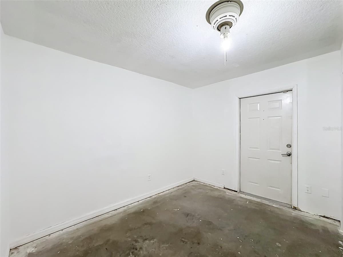 1126 15TH AVENUE — photo 3 of 40
