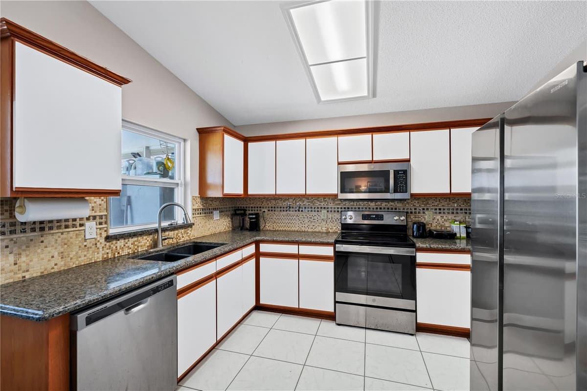 2619 HERON LANDING COURT — photo 9 of 32