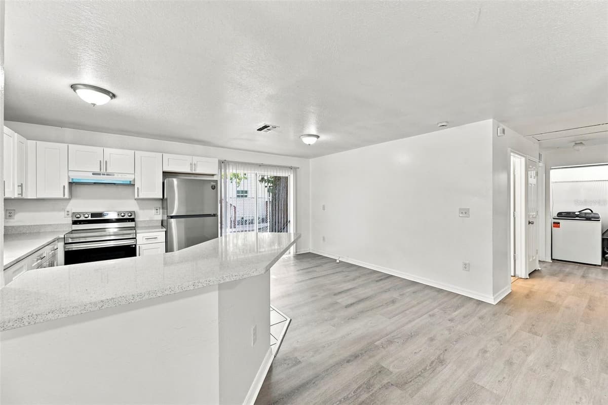 980 13TH AVENUE — photo 6 of 26