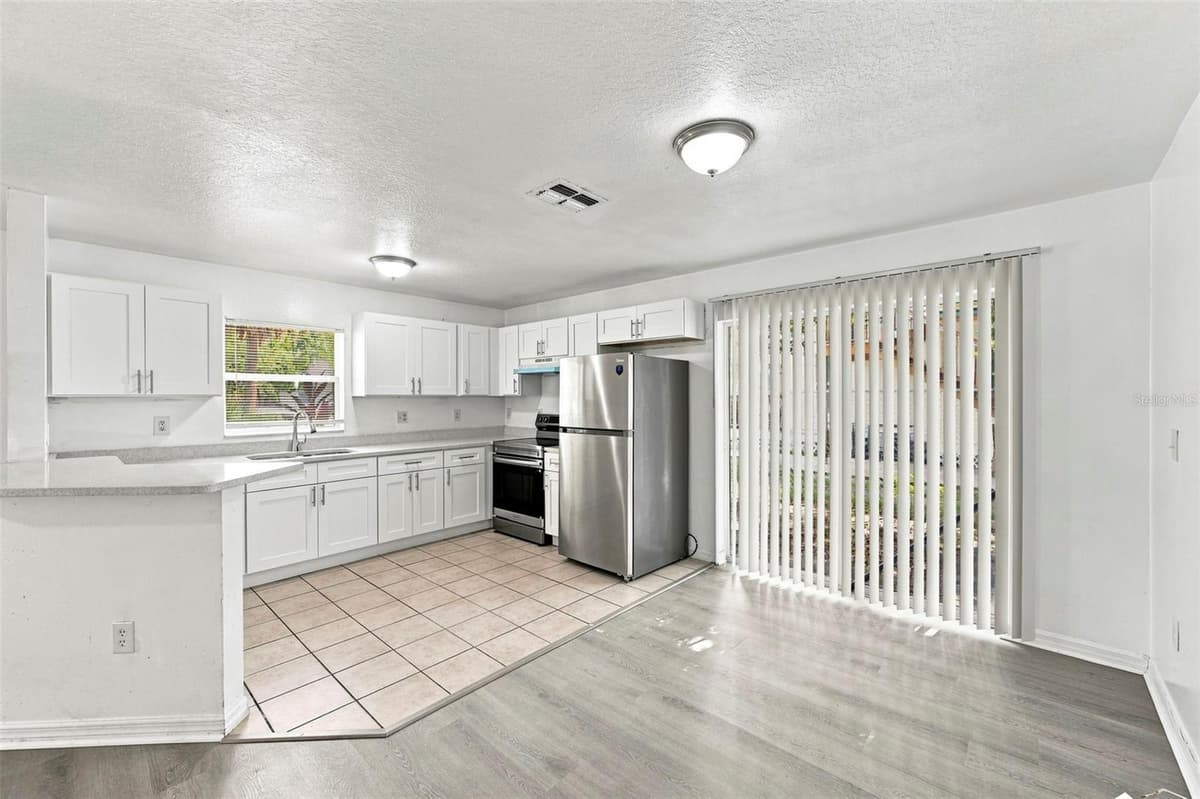 980 13TH AVENUE — photo 7 of 26