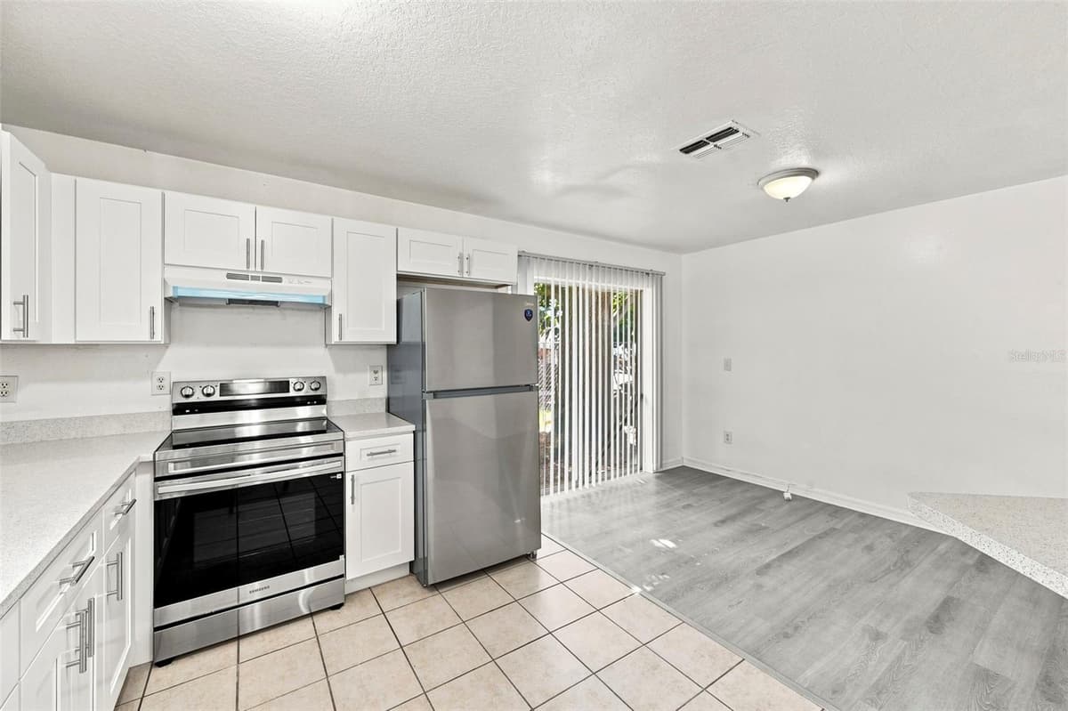 980 13TH AVENUE — photo 9 of 26