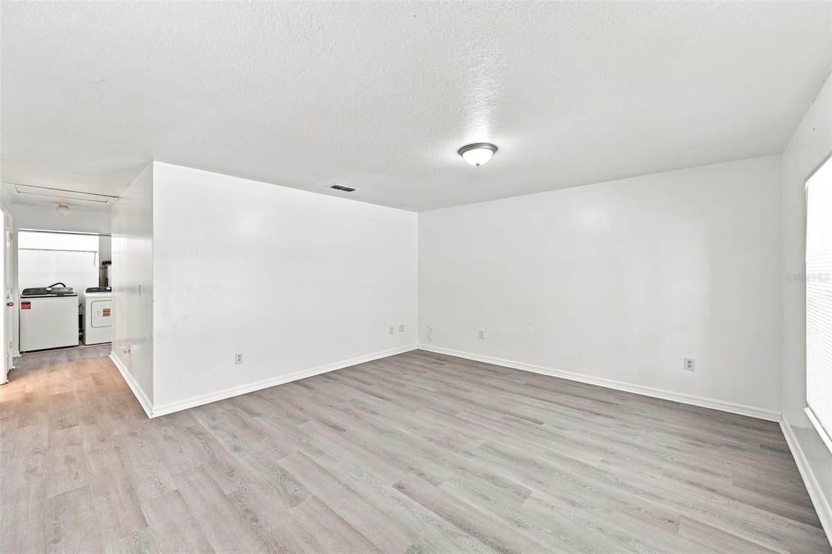 980 13TH AVENUE — photo 3 of 26