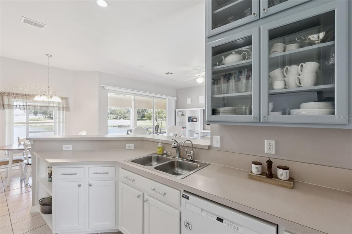3805 LAUREL VIEW DRIVE — photo 7 of 39