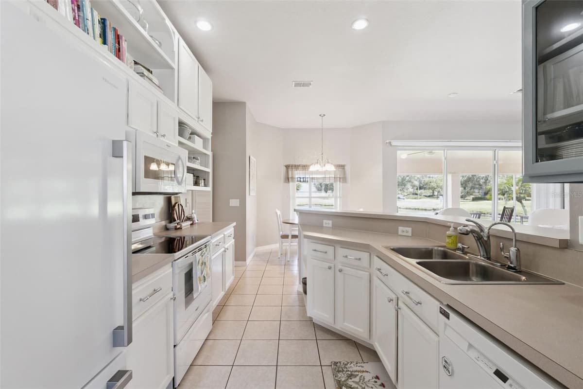 3805 LAUREL VIEW DRIVE — photo 8 of 39