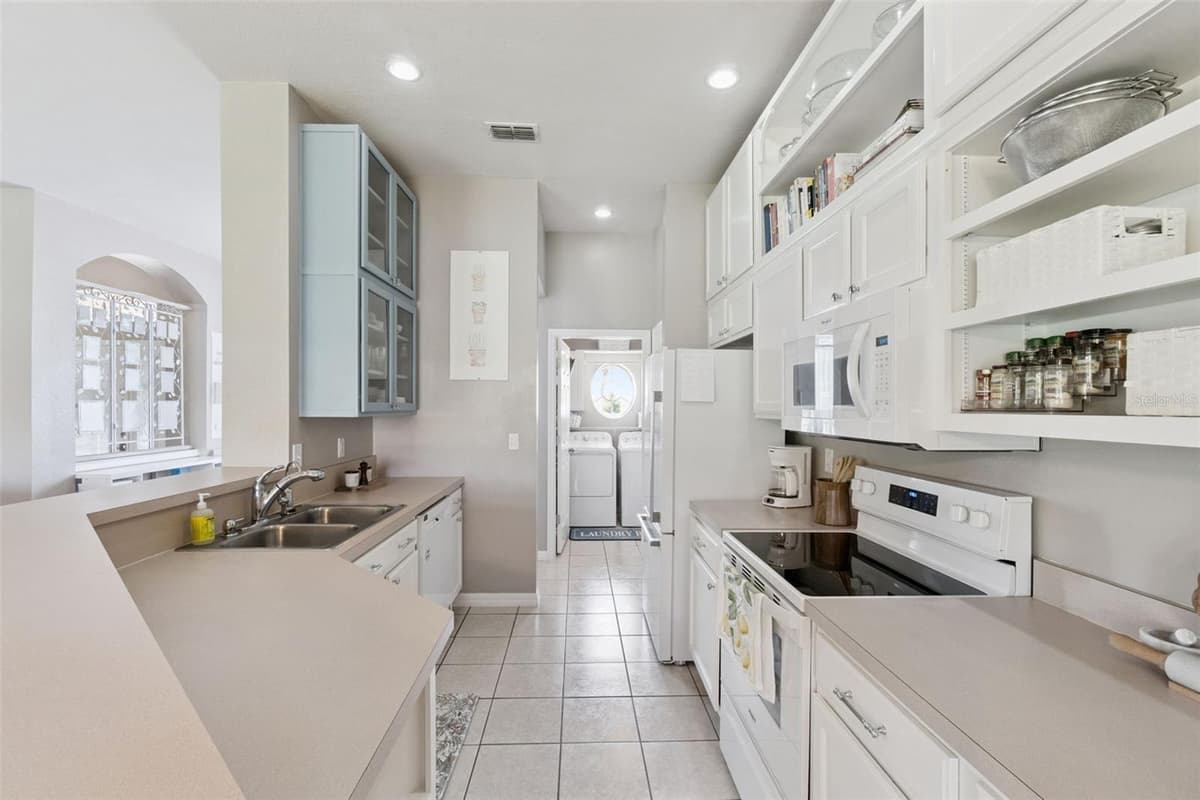 3805 LAUREL VIEW DRIVE — photo 9 of 39