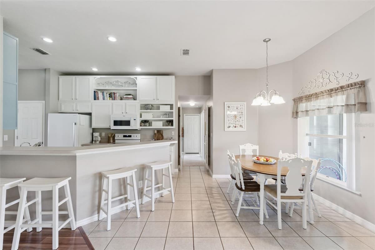 3805 LAUREL VIEW DRIVE — photo 5 of 39
