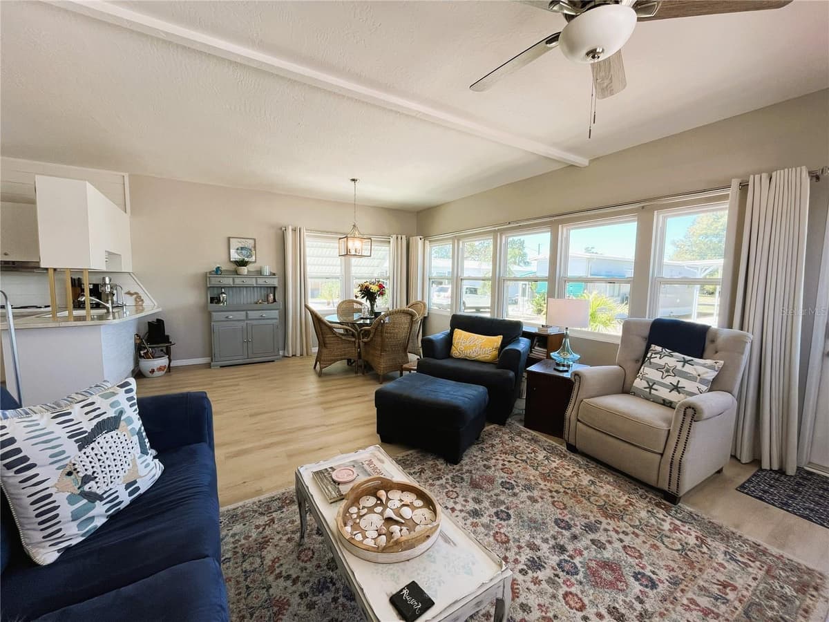 6621 MARINA DRIVE — photo 5 of 37