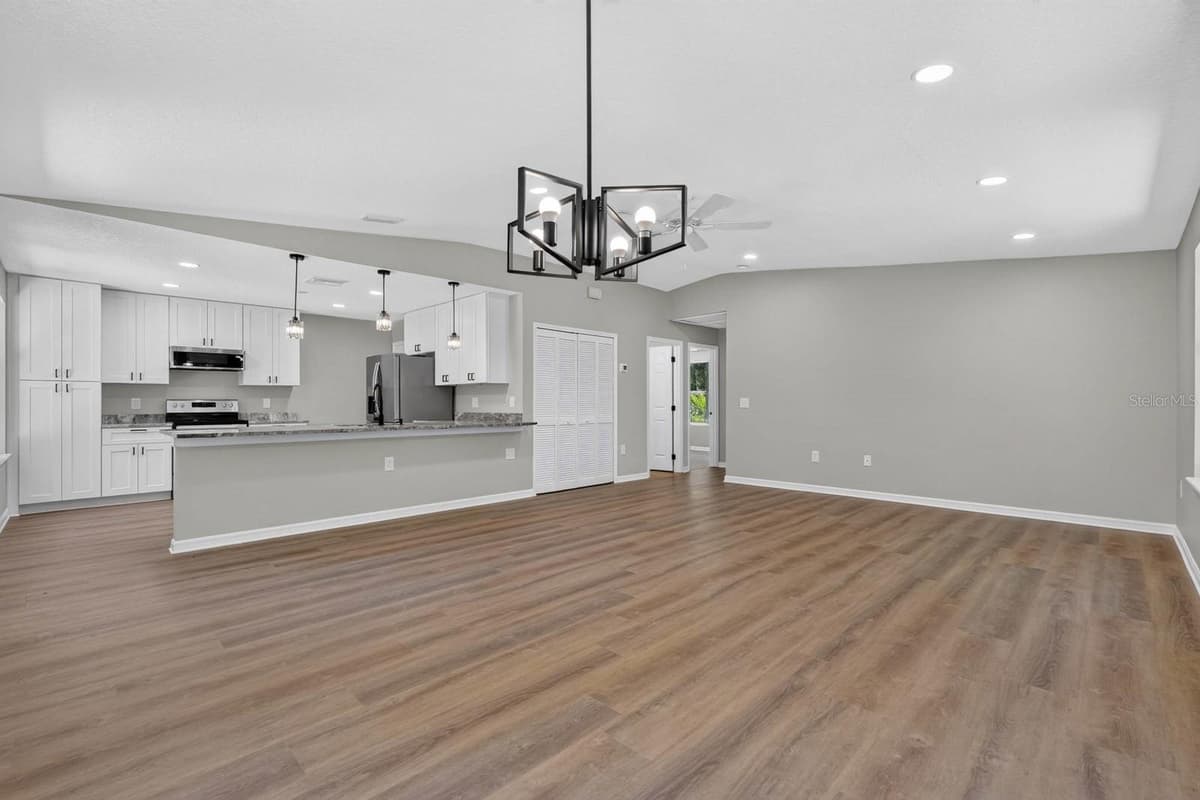 288 MCMILLON DRIVE — photo 8 of 37