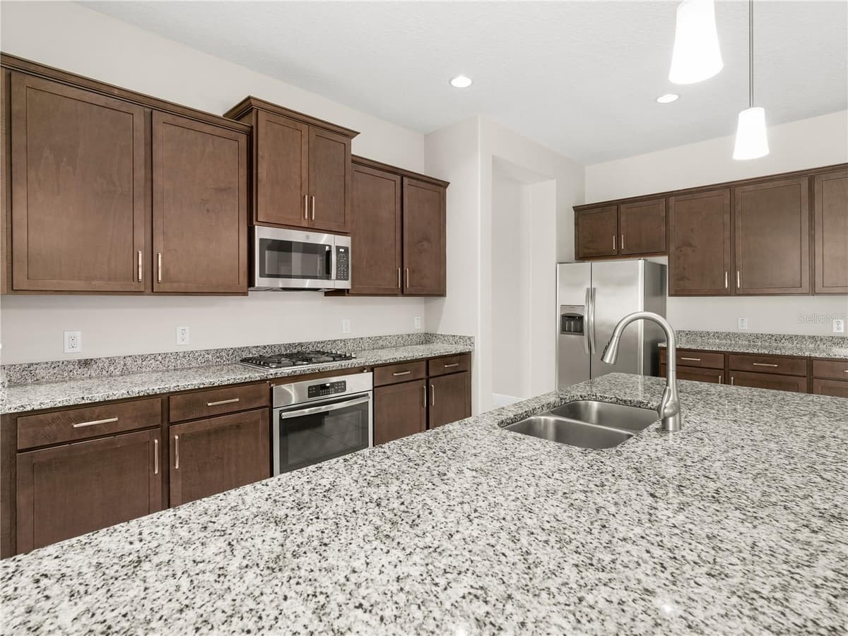 4212 RUTHANN CIRCLE — photo 4 of 32