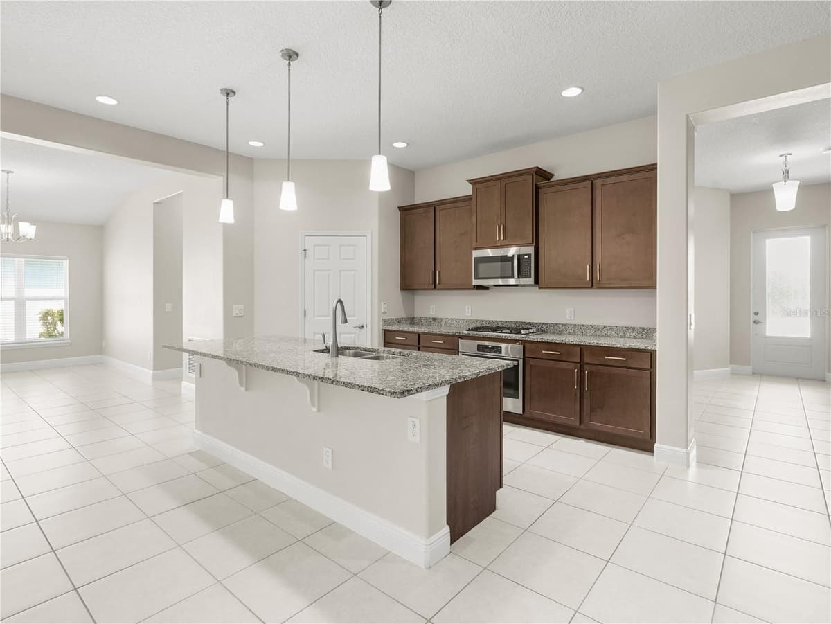 4212 RUTHANN CIRCLE — photo 5 of 32