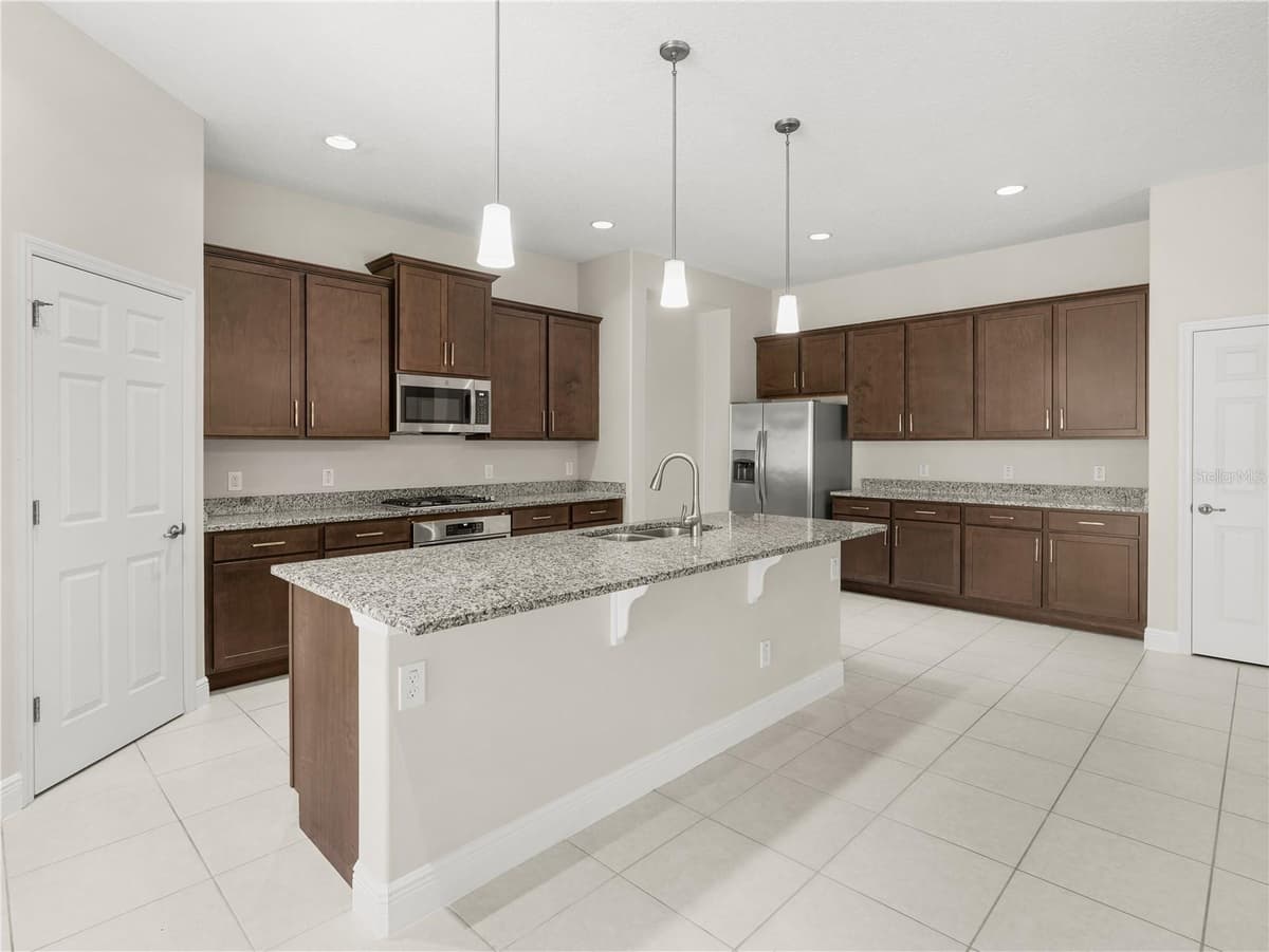 4212 RUTHANN CIRCLE — photo 3 of 32