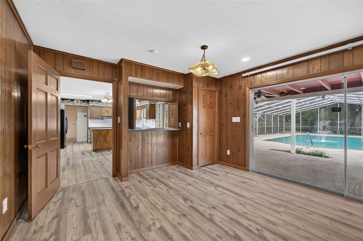 60 OAKLEIGH LANE — photo 10 of 36