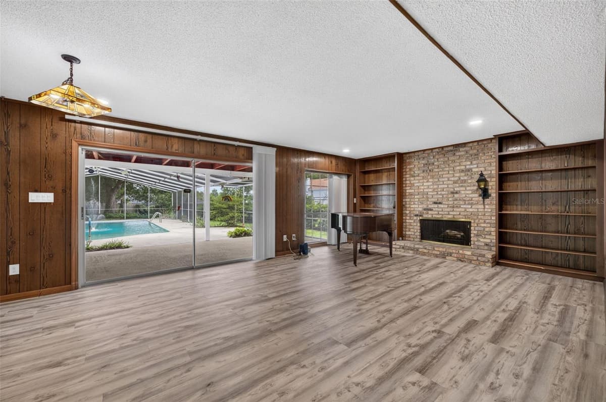 60 OAKLEIGH LANE — photo 8 of 36