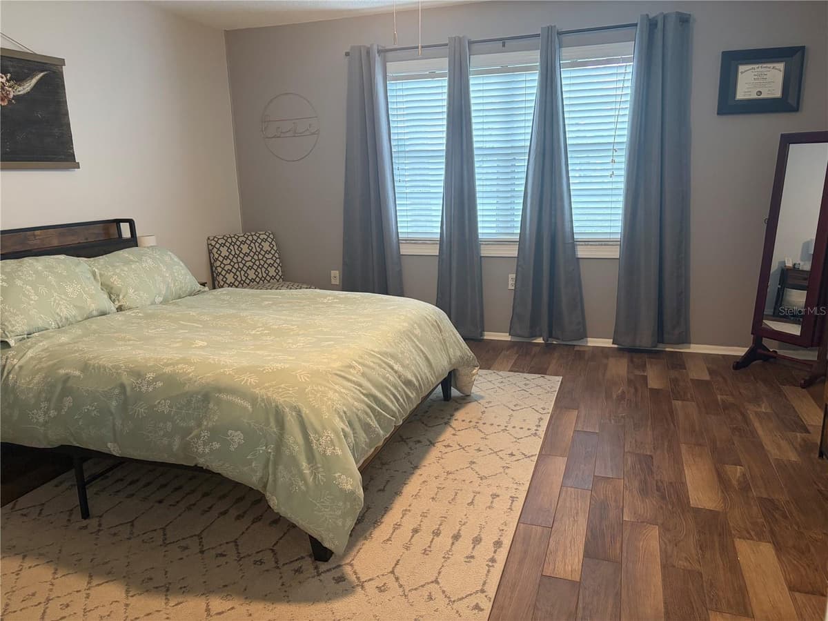 6002 AMBERLY AVENUE — photo 10 of 13